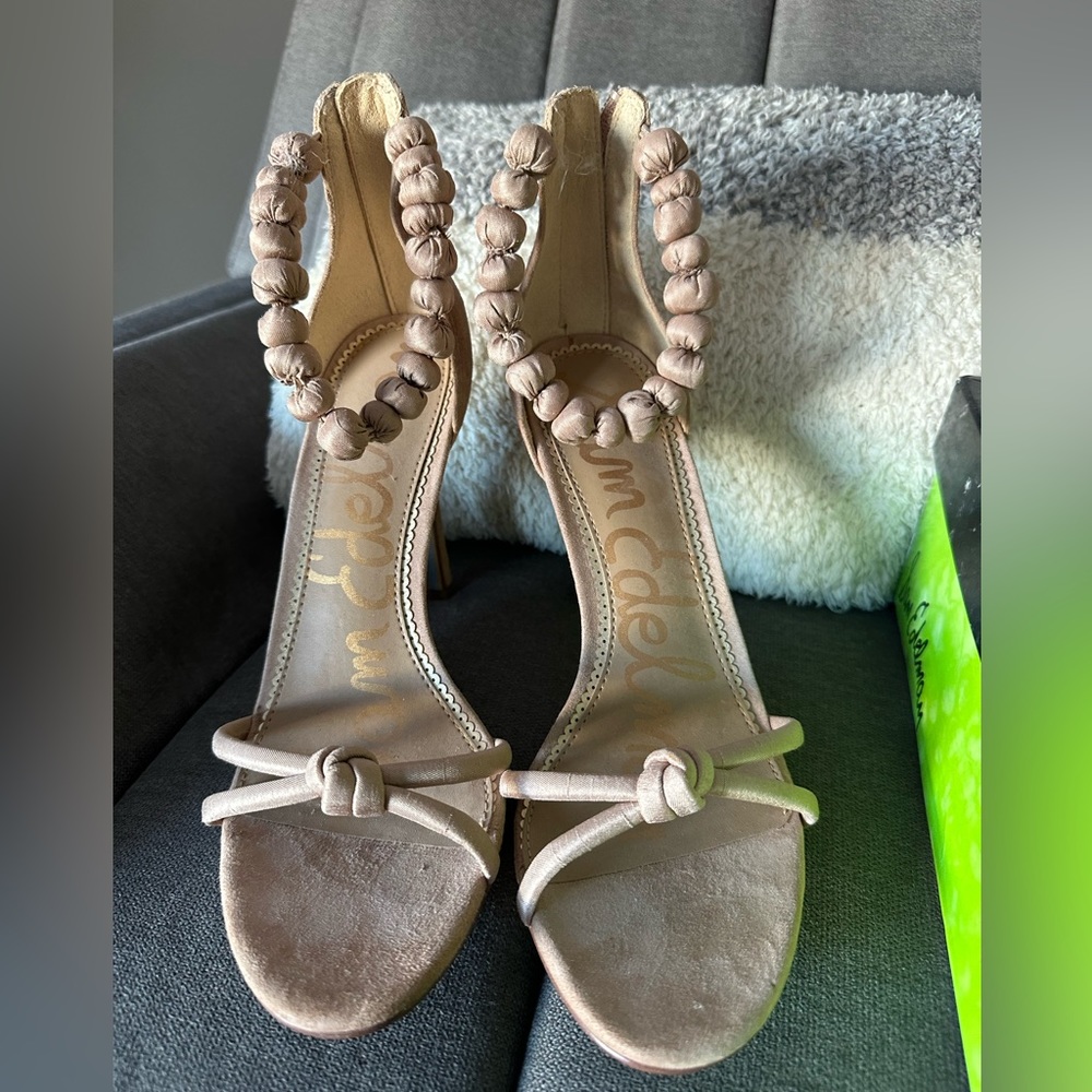 Sam Edelman Aria Strappy almond sandals with original box